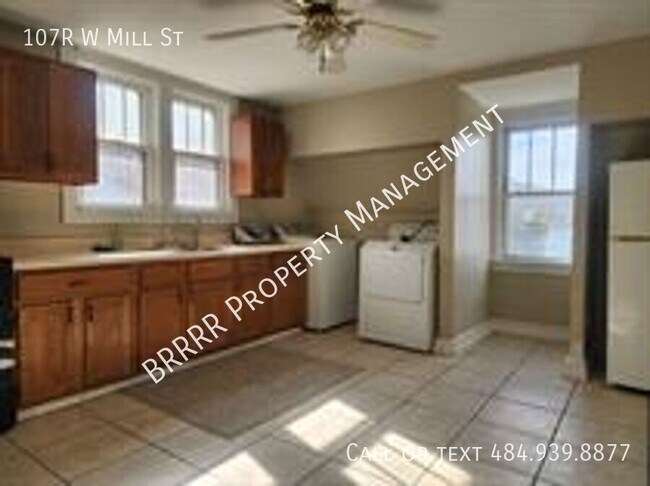 Building Photo - 107R W Mill St-