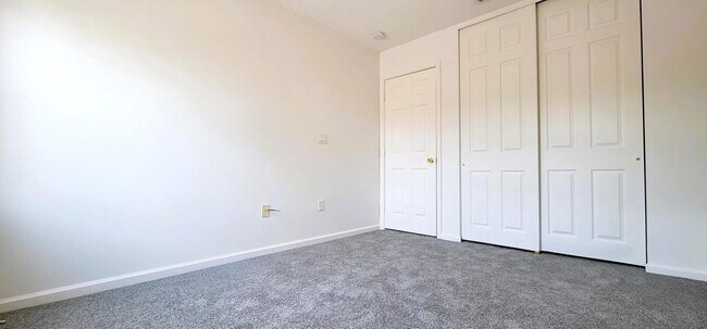 Building Photo - 9138 Dupont Pl