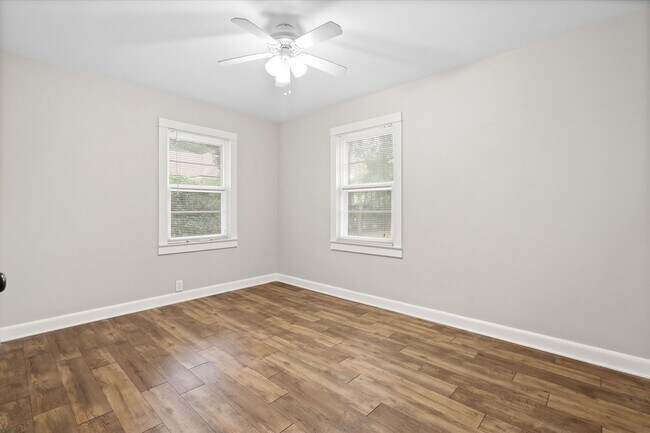 Building Photo - Charming Cottage-Style Home in the Heart of Fairhope, Alabama