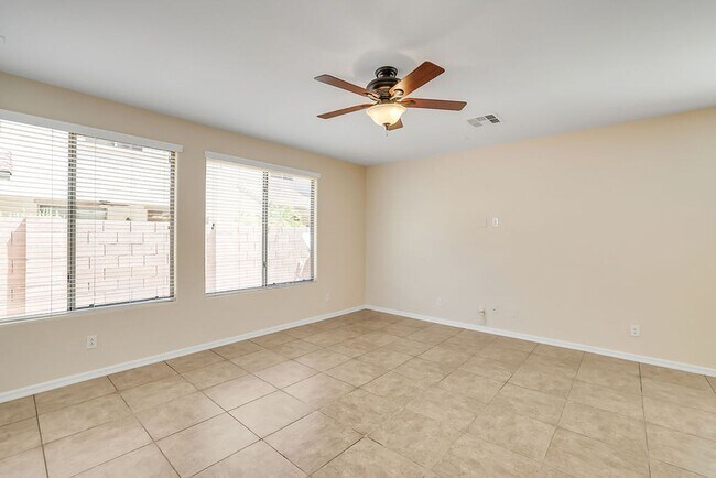 Building Photo - Great Queen Creek Location!
