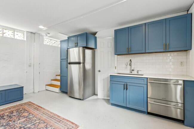 Building Photo - 2115 Forbes St