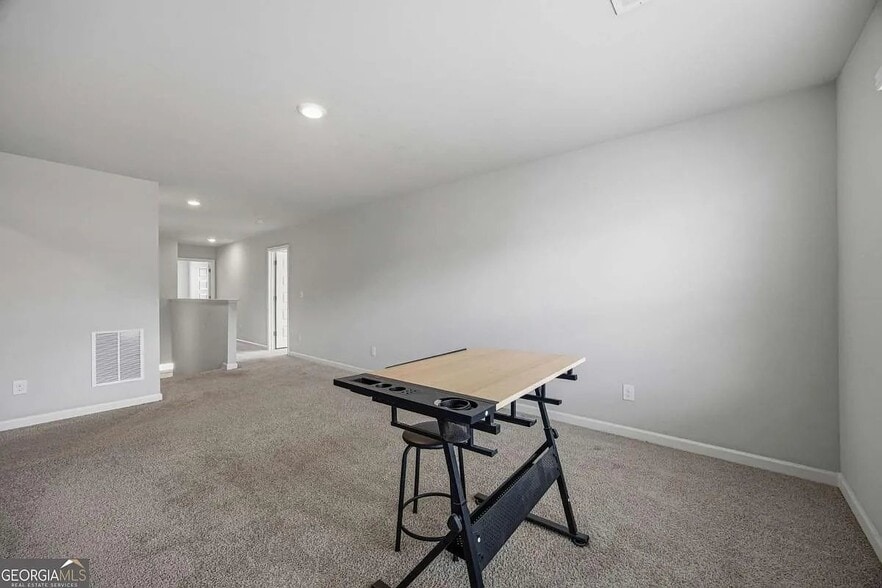 Building Photo - 933 Nandina Ln