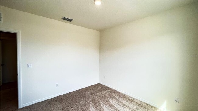 Building Photo - 487 Lily Ln