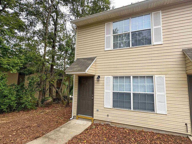 Building Photo - 1921 Larette Dr