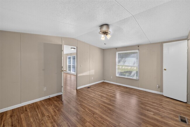 Building Photo - 1341 Flying L Ln
