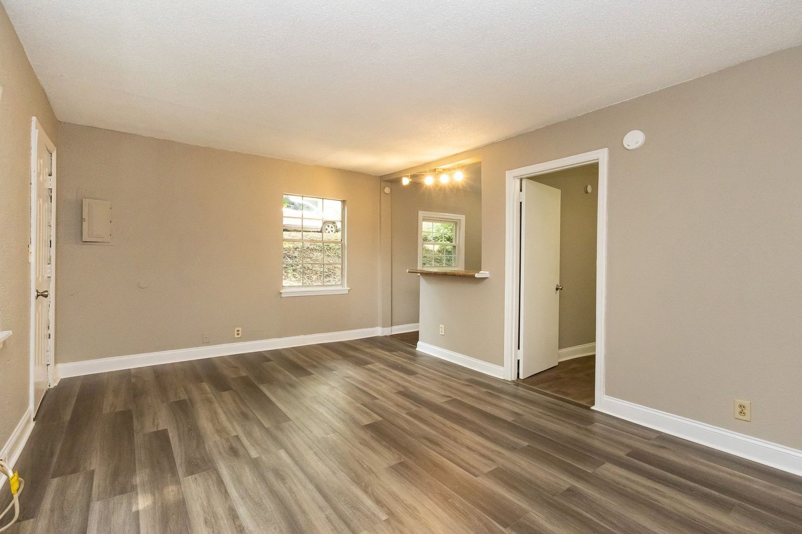 Building Photo - 387 Alice Dr