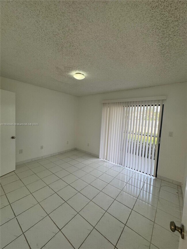 Building Photo - 9701 Hammocks Blvd