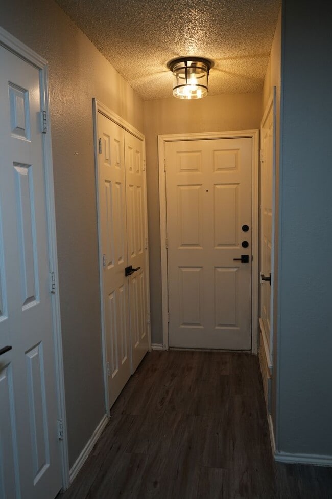 Building Photo - 3/2/2 or 2 Bedroom with an Office