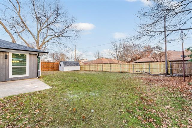 Building Photo - 227 Carolyn Dr