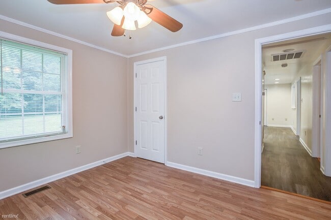 Building Photo - 3 br, 1 bath House - 3600 Green Creek Rd