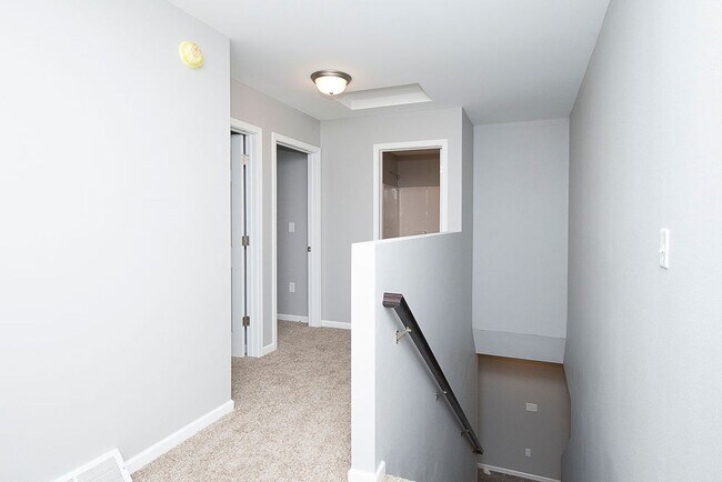 Building Photo - 3912 Scorpio Dr SE