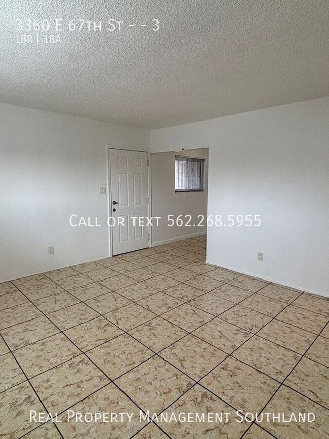 Building Photo - 1 Bedroom Available now! Accepting section...