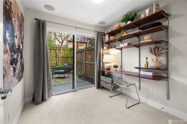 Building Photo - Downtown Ballard 3 bd 2.5 bath townhome in Great School district and minutes to Ballard Locks