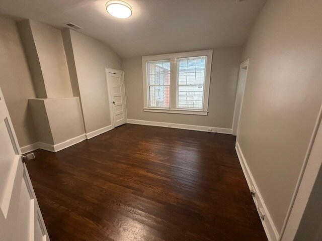 Building Photo - 1318 Oak St