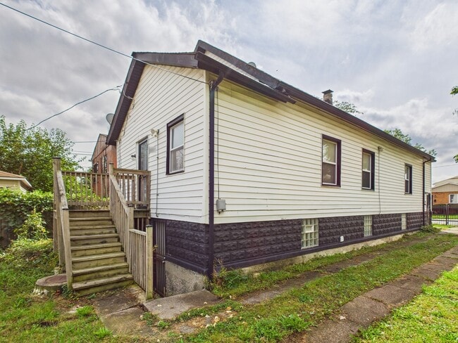 Building Photo - 8535 S Givins Ct