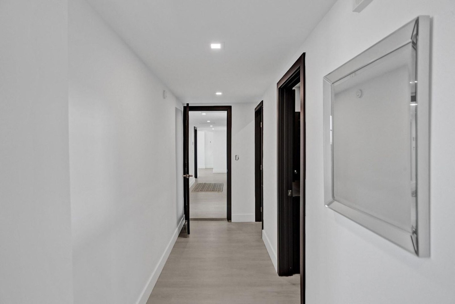 Building Photo - 4001 S Ocean Dr