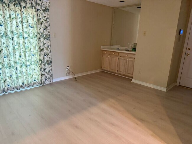 Building Photo - 406 Provincetown Ln