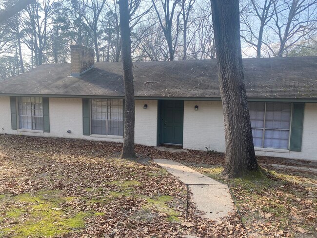 Primary Photo - 3919 Red Oak Dr