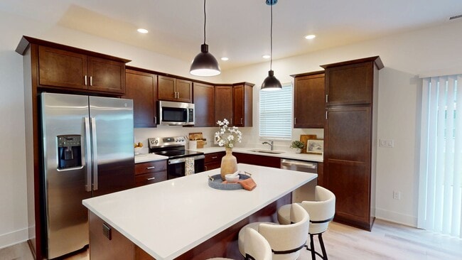 Building Photo - FIRST MONTH RENT FREE! Boone 3 Bedroom Townhome Available Now!