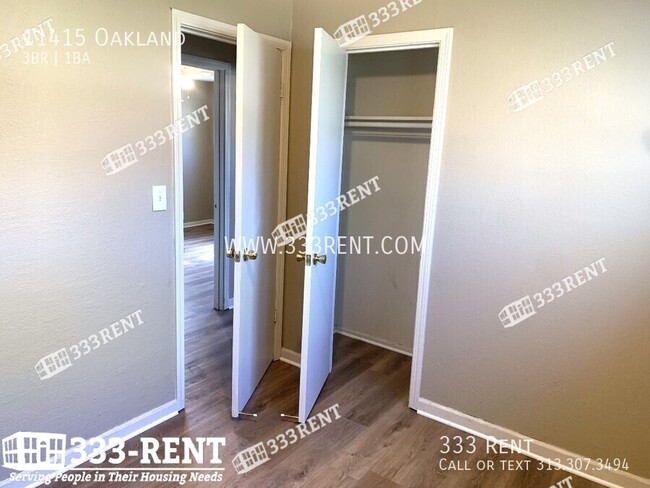 Building Photo - 11415 Oakland-