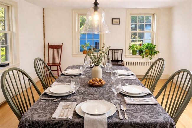 Building Photo - 2678 E Main Rd