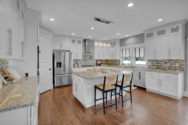 Building Photo - Luxury North Salt Lake Home with Mountain Views, Office & Fully Fenced Yard