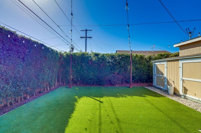 Building Photo - 6504 W 84th Pl