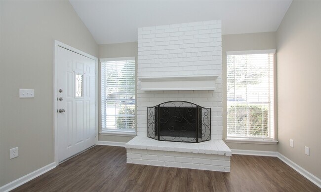 Building Photo - 1547 Airline Dr