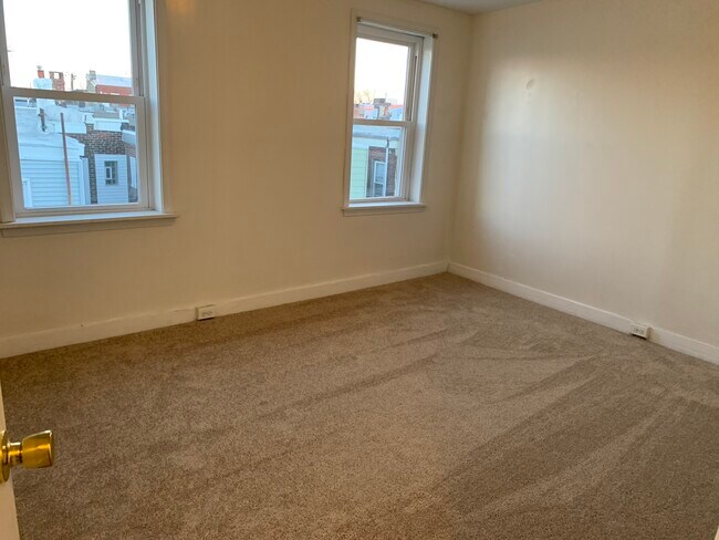 Building Photo - 846 Almond St
