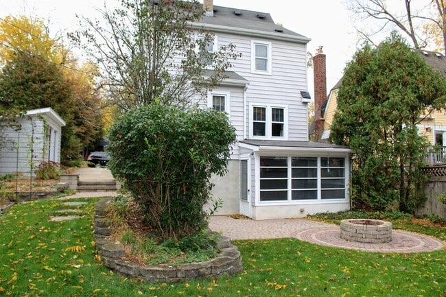 Building Photo - 1205 Miller Ave