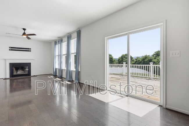 Building Photo - 371 Lookout Mountain Ct