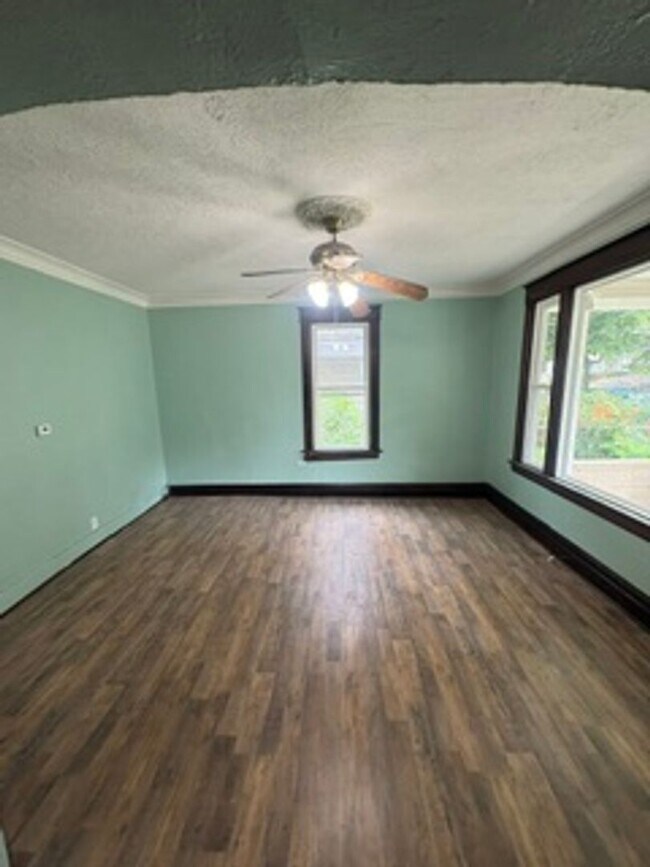Building Photo - 4 bedroom single family home in Peoria for Rent