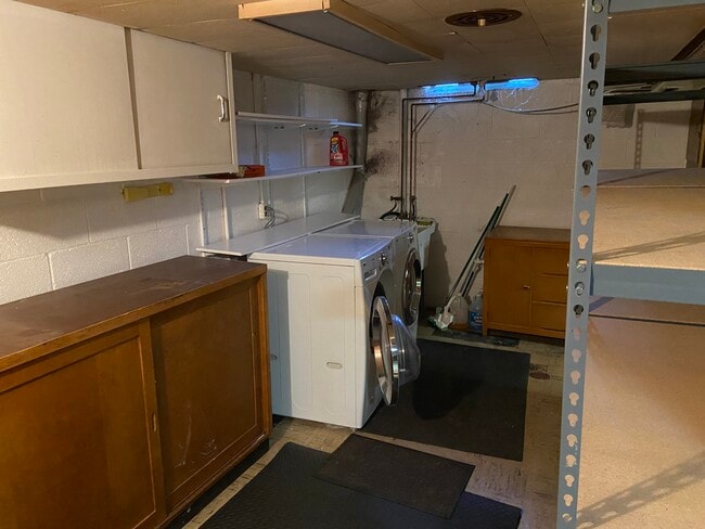 WASHER & DRYER - 1643 Fairview Ave