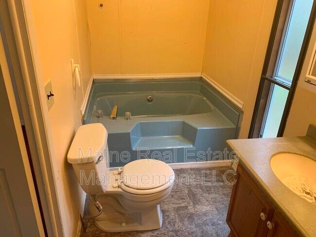 Building Photo - 3 Sweet Fern Dr