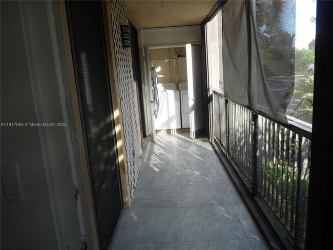 Building Photo - 14501 N Kendall Dr