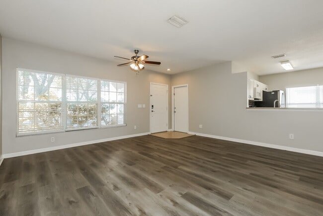 Building Photo - 454 Summer Sails Dr