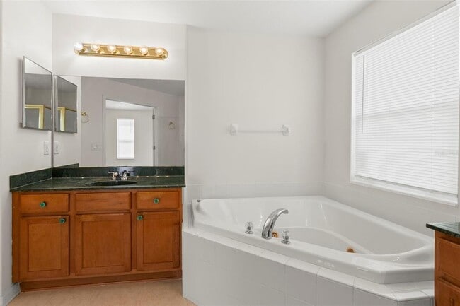 Building Photo - 11303 Village Brook Dr