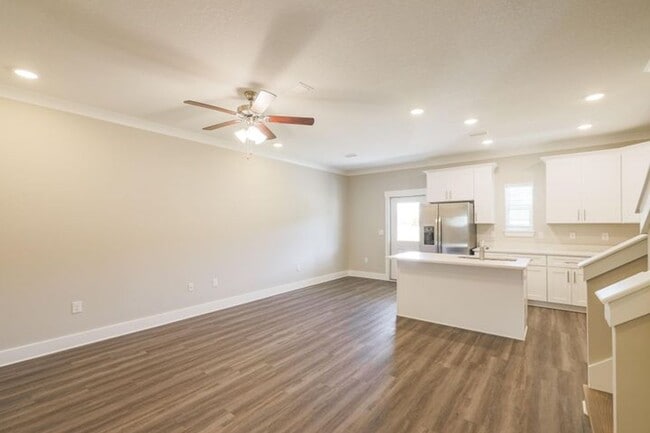 Building Photo - 298 Date Palm Ln