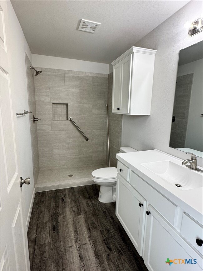 Building Photo - 909 2nd St