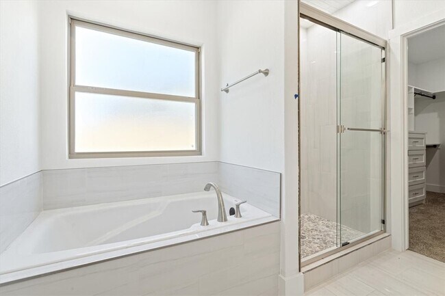 Building Photo - 7004 SW Basswood Ave