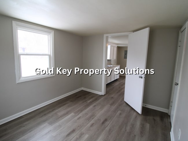 Building Photo - Updated 2 Bed 1 Bath Home For Rent (Section 8 Approved)