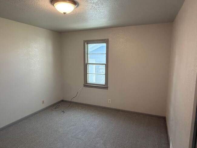 Building Photo - 410 Quincy St