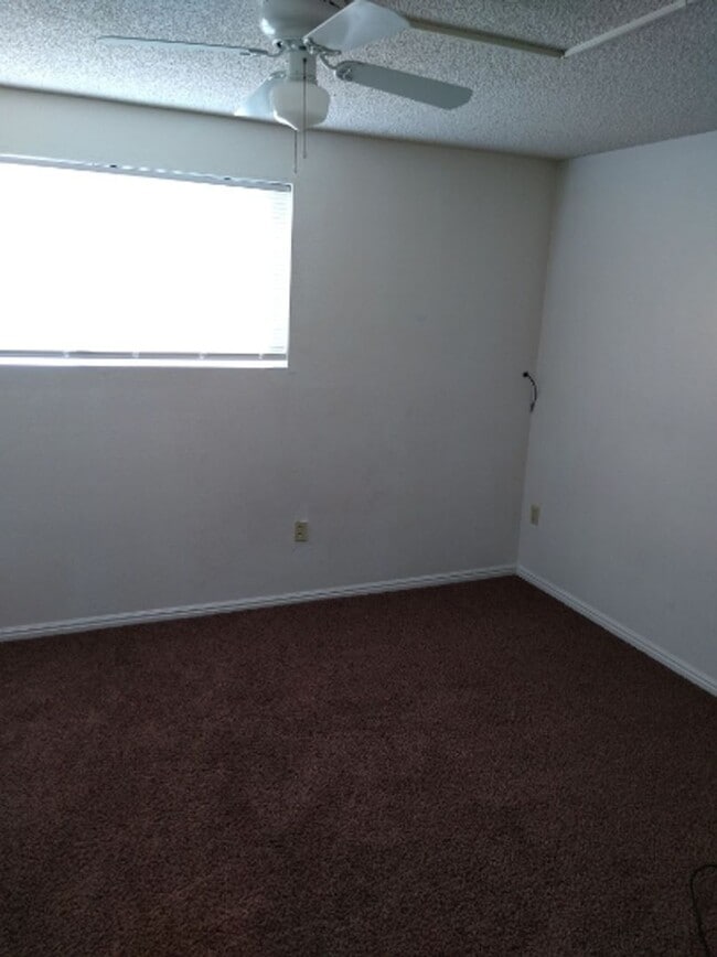 Building Photo - 145 W 820 S
