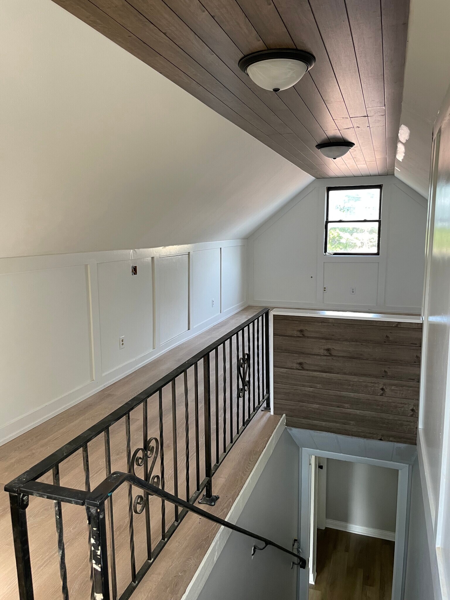 Building Photo - 2813 Hull Ave