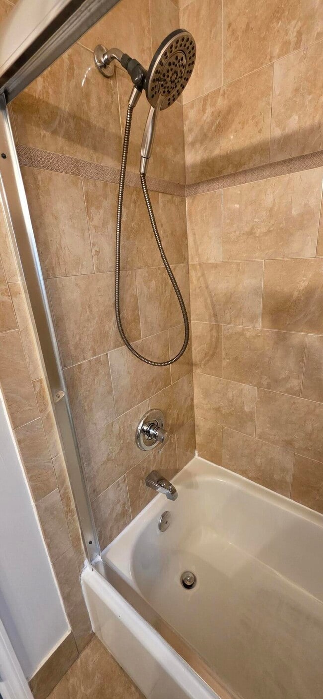 Building Photo - 4011 Pinnacle Way