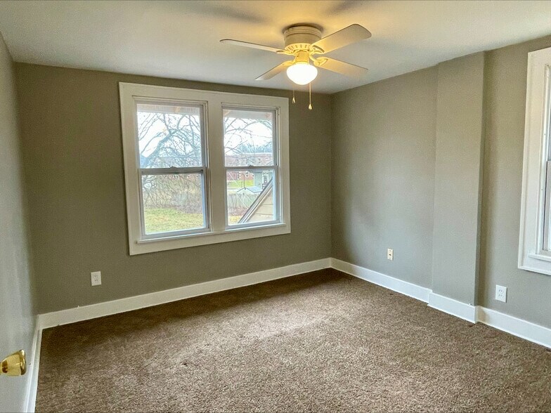 Building Photo - 644 Carpenter St