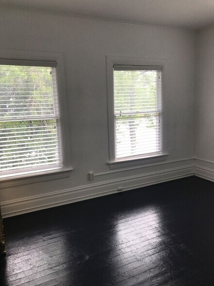 Building Photo - 115 E 200 N