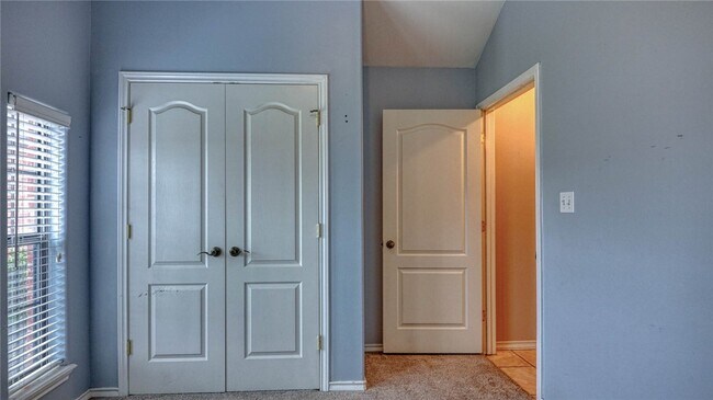 Building Photo - 2542 Windrose Dr