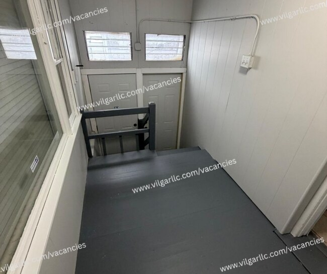 Building Photo - 3 Large Bedrooms • 1 Full Bathroom. A clean, spacious home ready for immediate move-in.