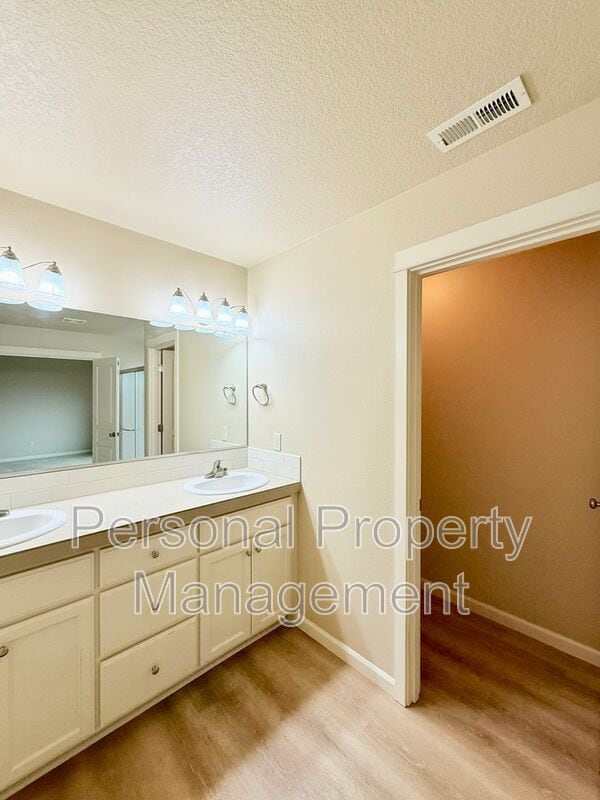 Building Photo - 7408 NE 30th Ave